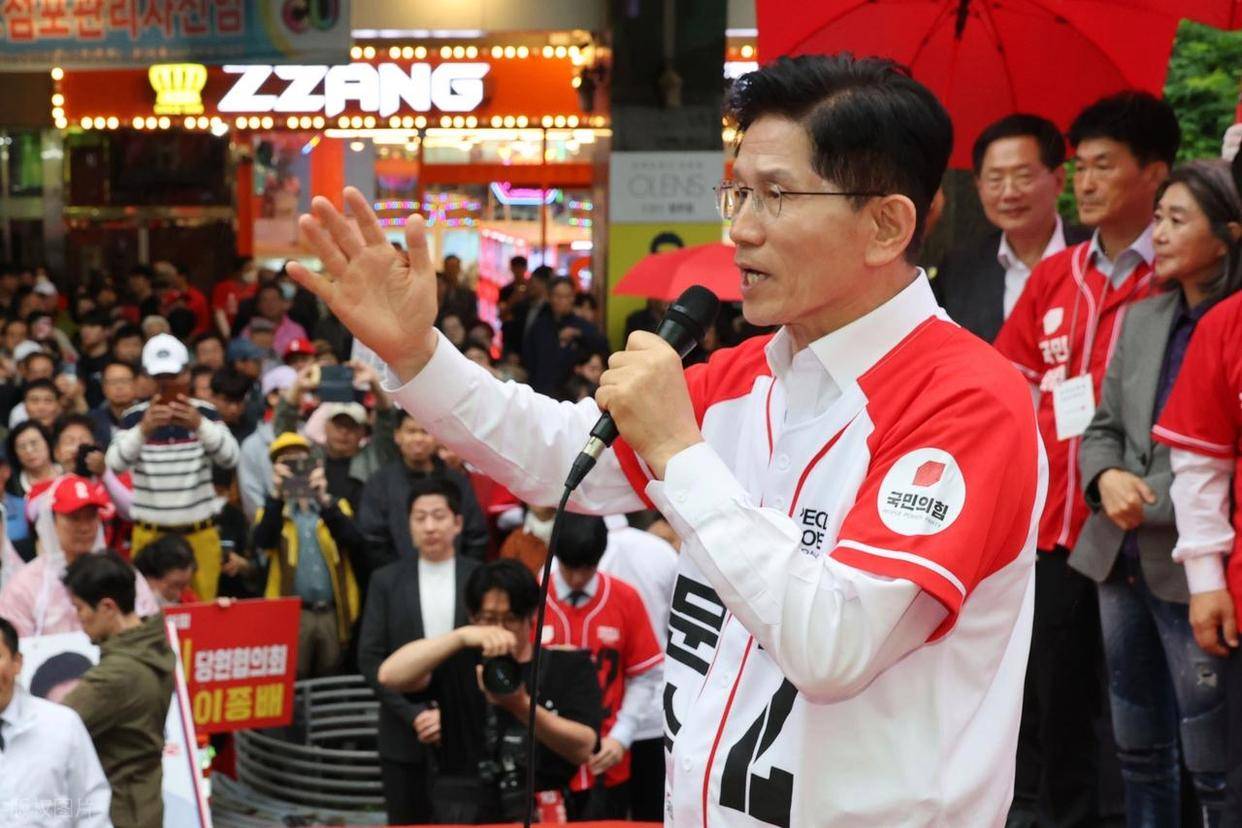 韩国爆发仇华浪潮<strong></p>
<p>炒币的平台</strong>，李在明罕见警告，关键时刻，一句话定下中韩大局