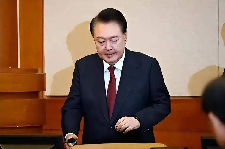 尹锡悦的天都塌了？韩国传出重磅消息<strong></p>
<p>全币网交易平台</strong>，一边倒的舔美媚日路线走到头了