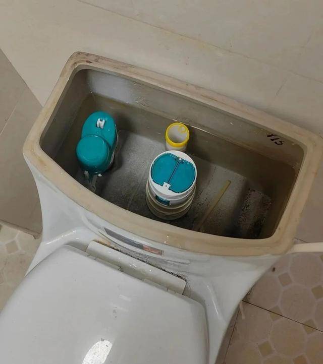 为什么不能“倒水冲厕”？很多人不懂<strong></p>
<p>币交所交易平台</strong>，多亏维修师傅提醒，看似节俭实则隐患很大！