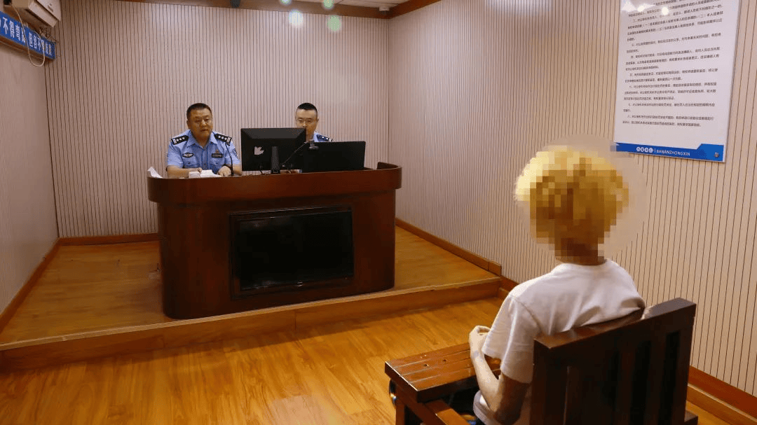 加油站内砸车打人<strong></p>
<p>币火网交易平台</strong>，23名嫌疑人被临沂警方抓获