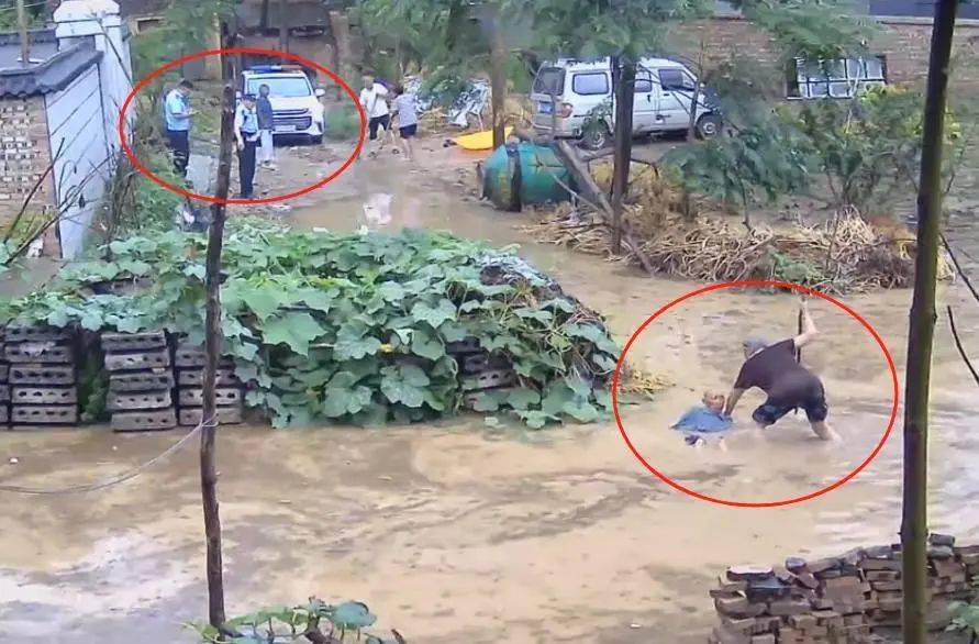 水中摔倒老人家属回应民警被免职：公开视频不是为了要处理谁<strong></p>
<p>币火网交易平台</strong>，挖排水沟后家门口积水已退