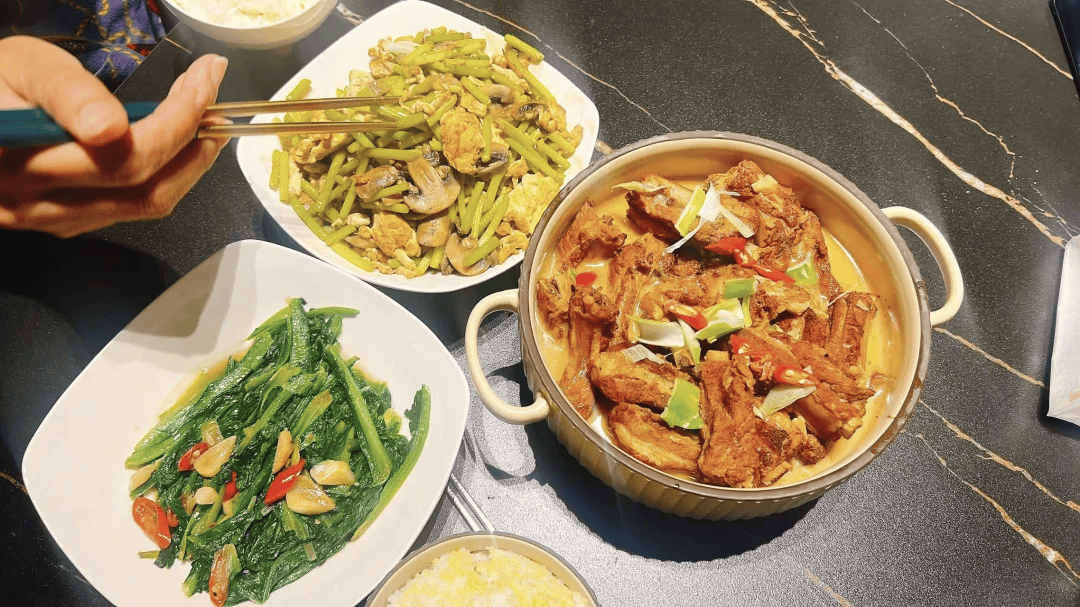 “包月800<strong></p>
<p>币火网交易平台</strong>，不谈恋爱”，上门做饭的年轻人有多抢手