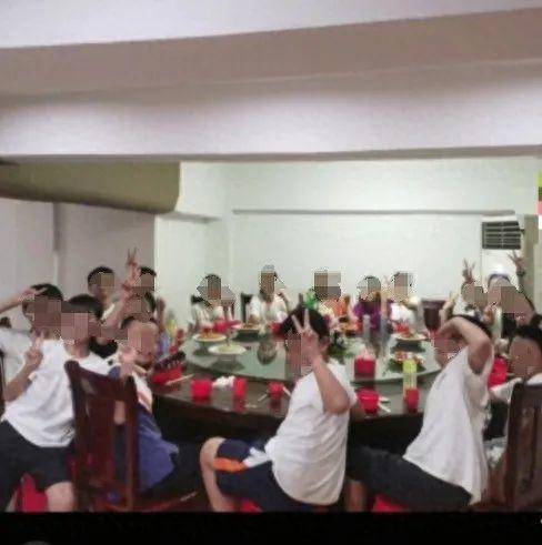 21名小学生凑300元聚餐<strong></p>
<p>加密货币交易平台</strong>，饭店老板回应贴钱上20多道菜：孩子们集体鞠躬致谢
