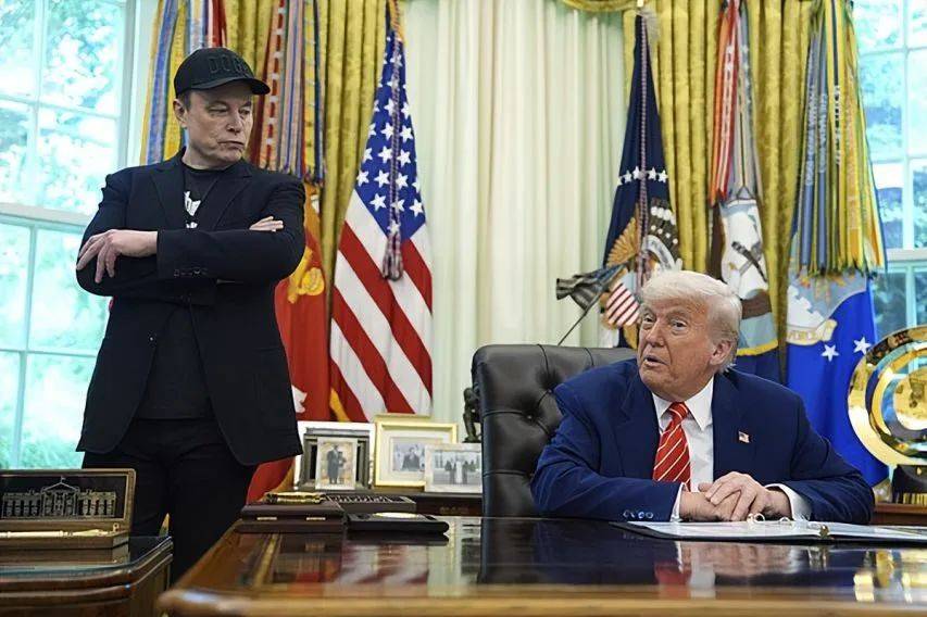 最后一刻<strong></p>
<p>黑龙江省交易中心信息平台网</strong>，马斯克对2.5亿人发誓，特朗普将付出惨痛代价！美国乱套了