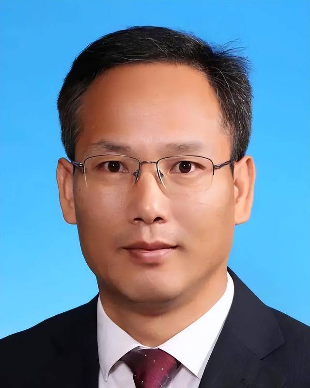 徐晓当选全国青联主席<strong></p>
<p>黑龙江省交易中心信息平台网</strong>，李文铎当选全国学联主席