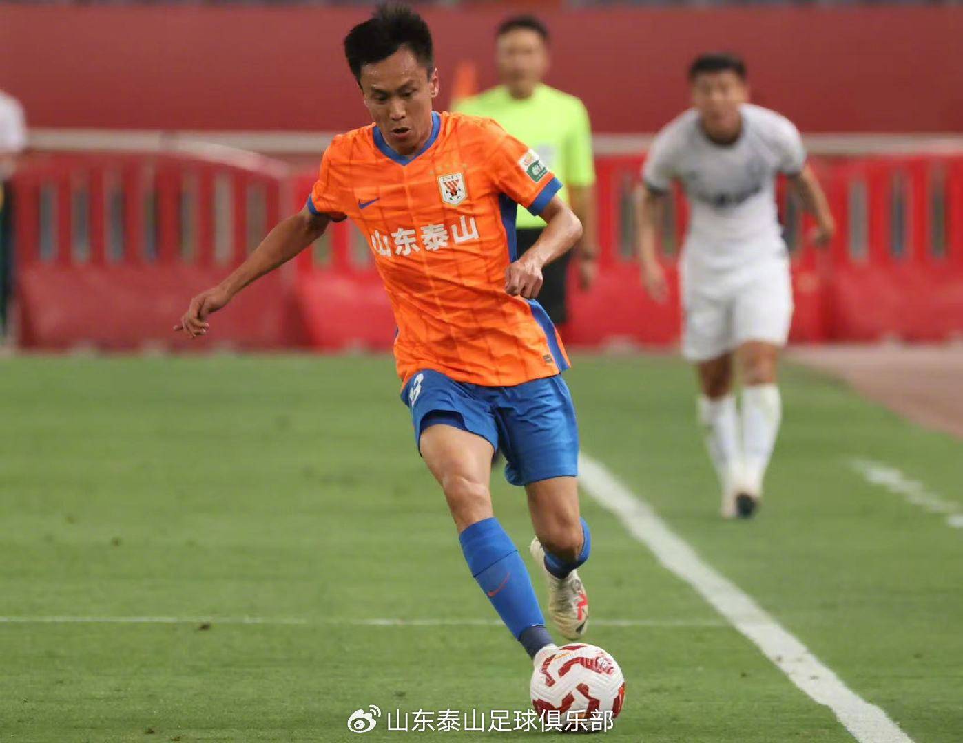 调整开始<strong></p>
<p>ccex交易平台</strong>！泰山官宣4人租借离队 夏窗期间已有7人告别