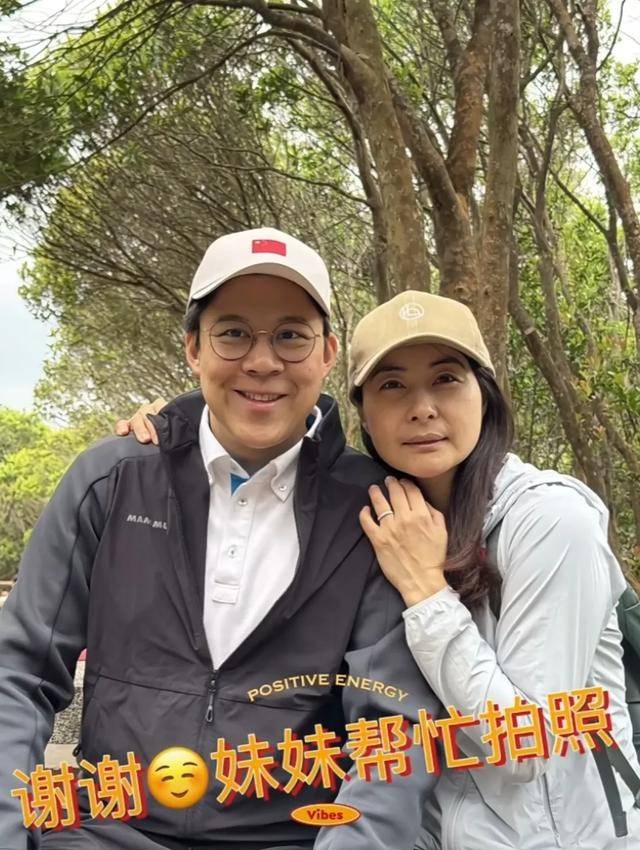 霍启刚专程飞新加坡<strong></p>
<p>中币网交易平台下载</strong>，见证郭晶晶入选国际游泳名人堂，二人结婚13年，育有一子两女