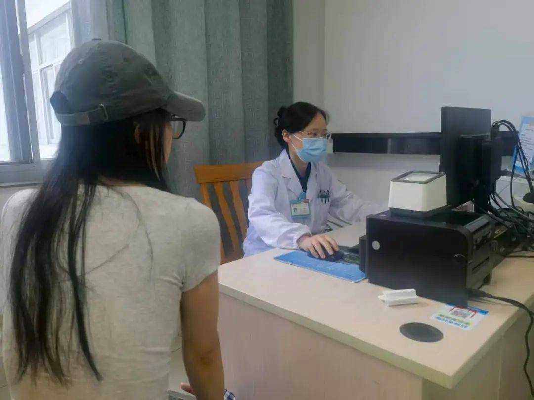 杭州32岁小伙每天打篮球到深夜<strong></p>
<p>中币网交易平台下载</strong>，一查“韧带撕裂”！近期多人中招