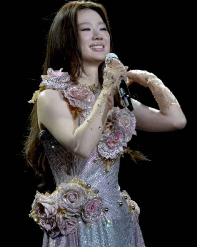 从“白幼瘦”到“气血感”<strong></p>
<p>中币网交易平台下载</strong>，审美标准终于“健康”了？