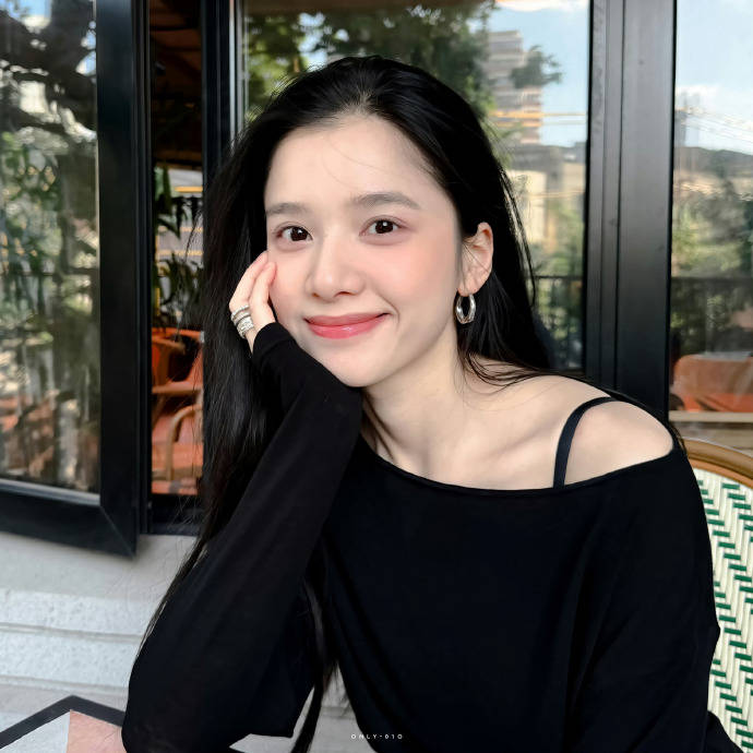 从“白幼瘦”到“气血感”<strong></p>
<p>中币网交易平台下载</strong>，审美标准终于“健康”了？