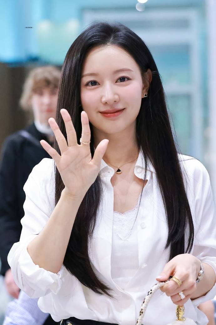 从“白幼瘦”到“气血感”<strong></p>
<p>中币网交易平台下载</strong>，审美标准终于“健康”了？