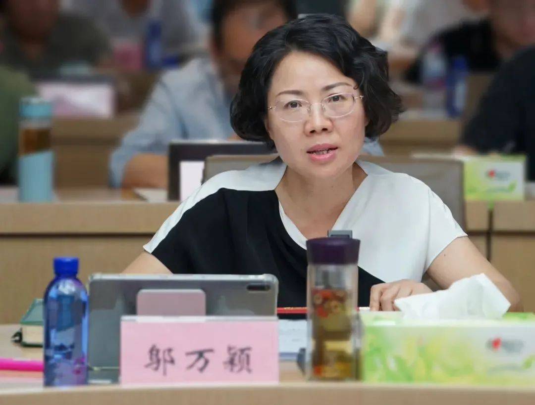 成都国企女掌门邬万颖被查<strong></p>
<p>湖南省交易</strong>，距前任刘纯落马仅隔14天