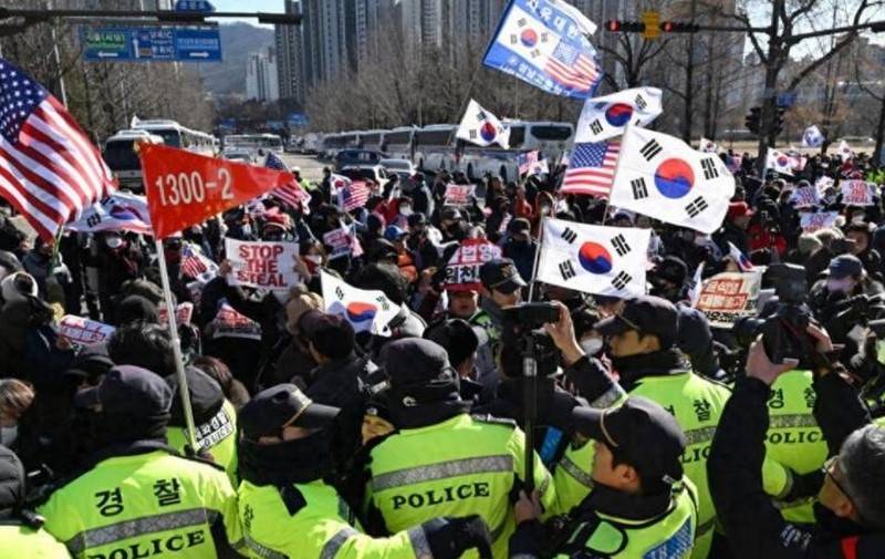中国驻韩大使馆遭到袭击<strong></p>
<p>中心服务平台</strong>，韩国警方对此视而不见，李在明为何选择保持“沉默”？