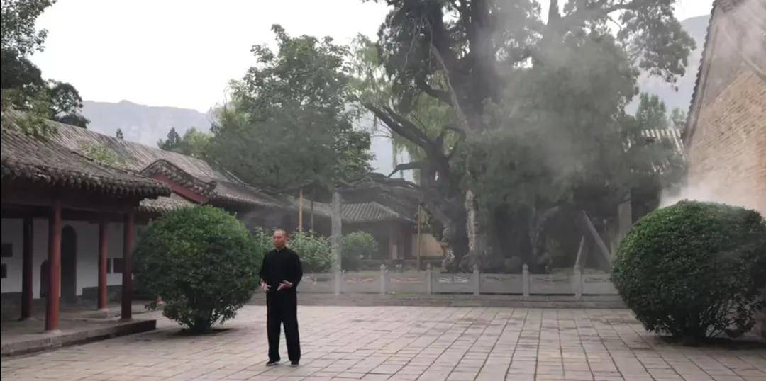 寻找释延鲁：十年前举报释永信的他<strong></p>
<p>中心服务平台</strong>，如今去哪了？