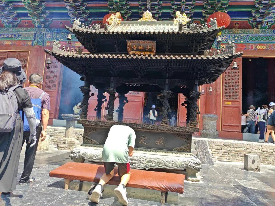 寻找释延鲁：十年前举报释永信的他<strong></p>
<p>中心服务平台</strong>，如今去哪了？