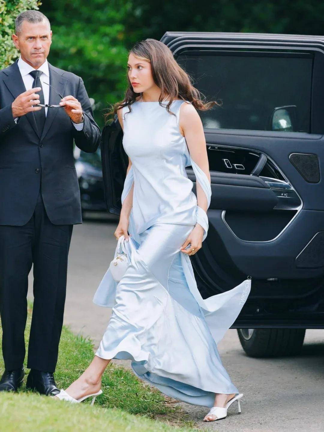 乔布斯27岁小女儿花半亿嫁马术奥运冠军<strong></p>
<p>中心服务平台</strong>，当模特合作LV，与谷爱凌是闺蜜