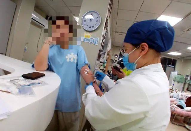 上海一女子开车肇事后<strong></p>
<p>币图交易平台</strong>，第一件事竟是逃回家喝酒……已被刑拘！