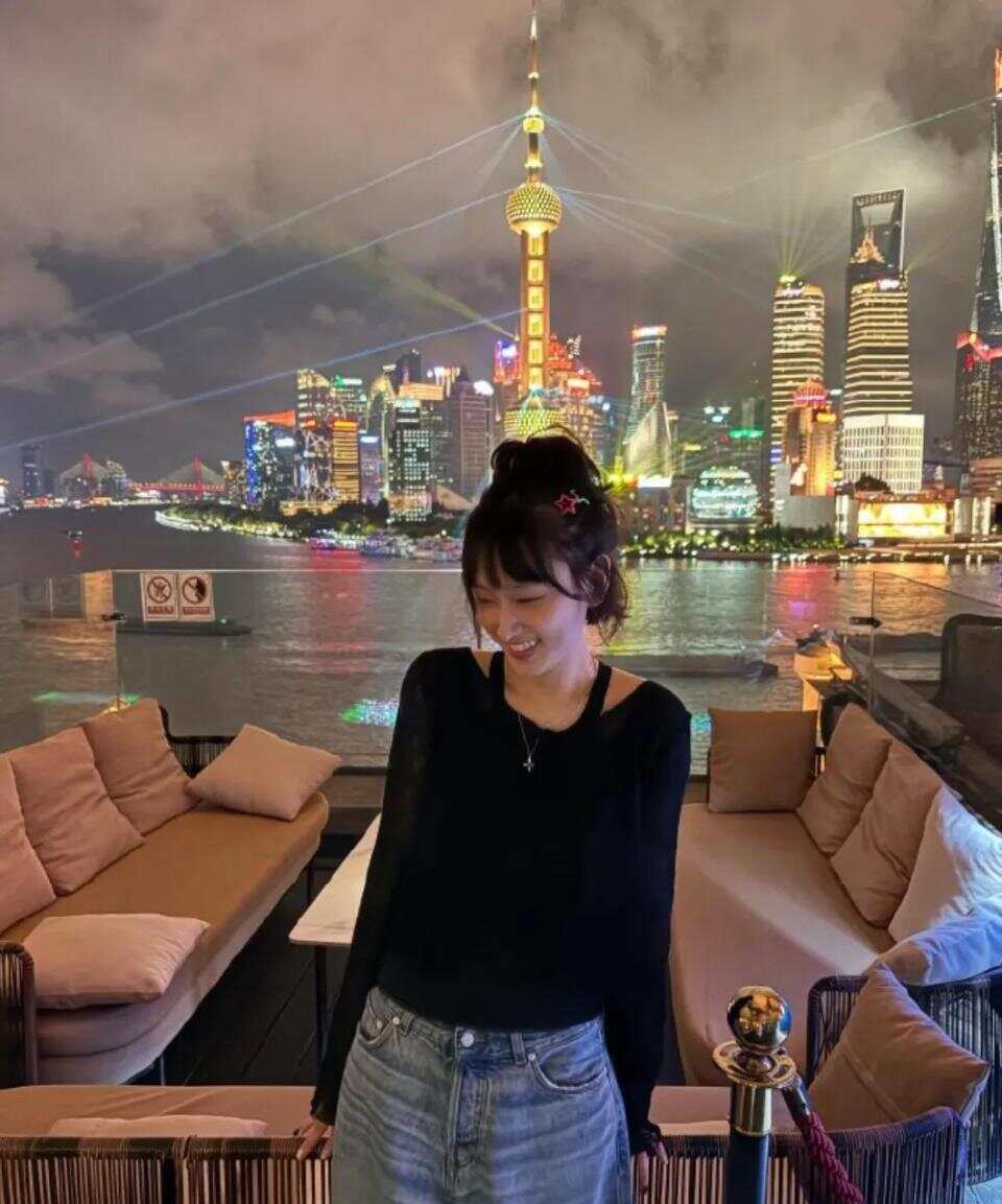 冲上热搜第一<strong></p>
<p>币图交易平台</strong>！韩国演员发上海快递员休息照引争议