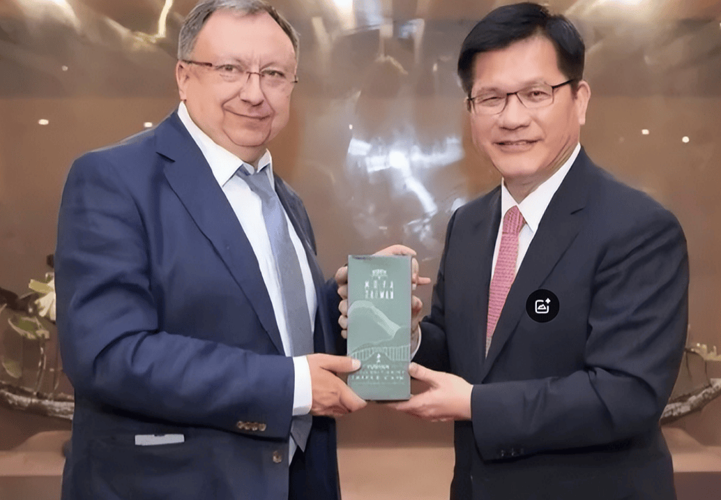 泽连斯基点名中国后<strong></p>
<p>币安网交易平台登录</strong>，九名乌克兰议员窜台，挑战中国台海议题红线，国防部定调统一
