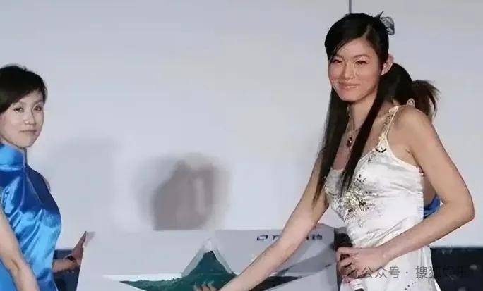 从爆红到突然消失好几年<strong></p>
<p>炒币哪个平台好</strong>，再出现已经胖到大家不敢认了？