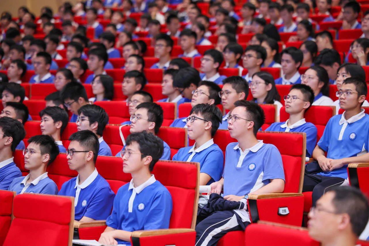 “国宝级”科学家空降<strong></p>
<p>深圳虚拟交易平台</strong>！白春礼院士为中科附高师生揭秘中国深海科技