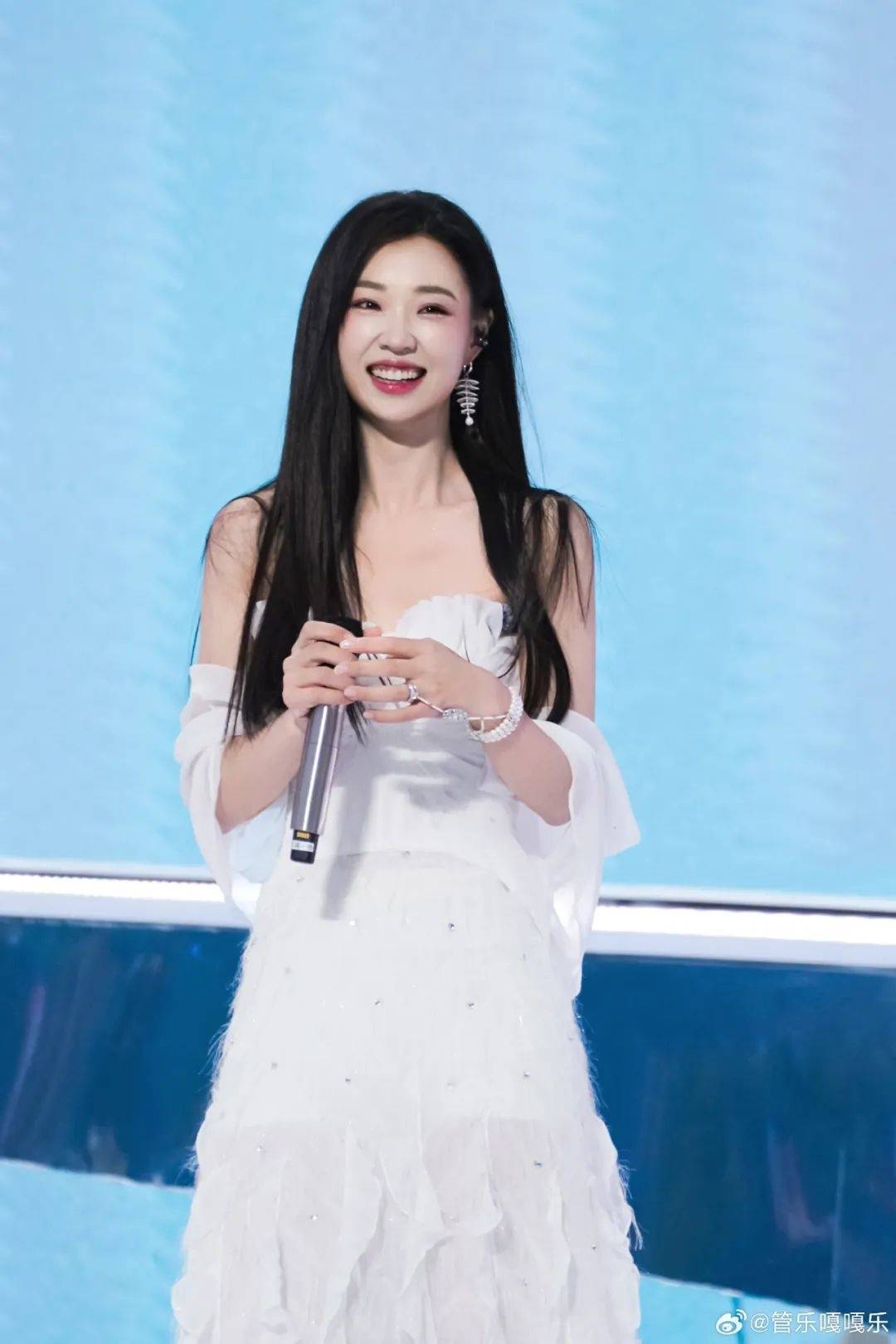 30岁女星家中太乱登热搜<strong></p>
<p>炒币要买平台币吗</strong>，满屋杂物堆积，本人道歉：我小姨妈已买机票来帮忙做深度清洁