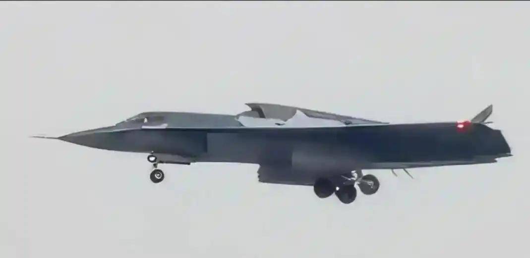 战斗机越造越庞大<strong></p>
<p>中国石油股票代码</strong>，歼 - 45 超大个头造型前卫，恰似 “空中巨无霸”