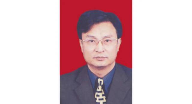 70岁柴高潮<strong></p>
<p>000596股票</strong>，任县纪委书记、县长、县委书记期间，敛财数额特别巨大