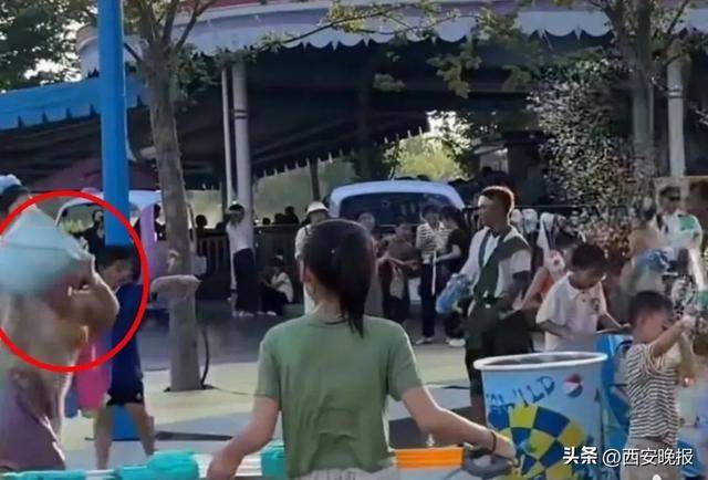 景区道歉：涉事演员终止演出<strong></p>
<p>000596股票</strong>，已被清退！