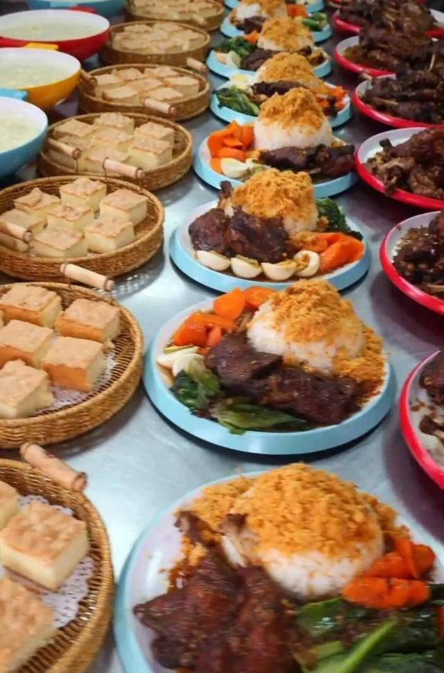 一天20元餐费能吃到龙虾、鲍鱼、海参……河南一幼儿园餐食走红<strong></p>
<p>股票下跌</strong>，网友称堪比星级酒店