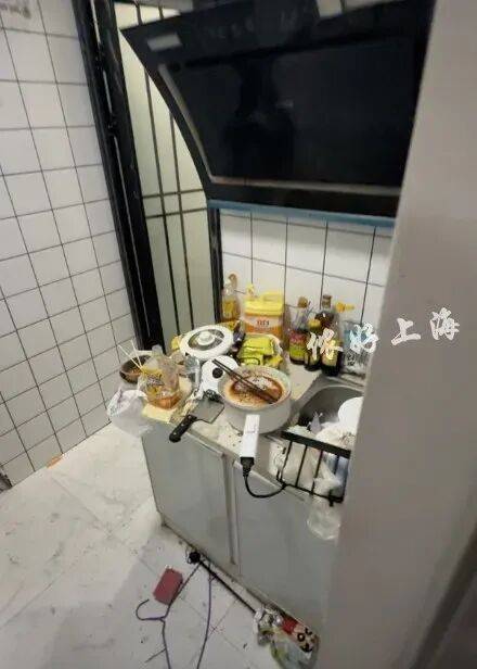 上海一房东崩溃！"00后"情侣租客失联<strong></p>
<p>股票开户流程</strong>，打开房门直呼"辣眼睛"…