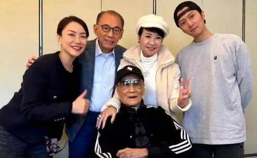 考古|89岁谢贤现身依旧时髦！与小49岁女友分手后开搞事业<strong></p>
<p>最便宜的股票</strong>，疑已交代后事的他太潇洒