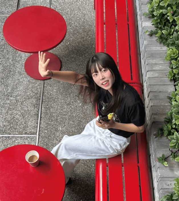 韩国女演员穿鞋踩机场椅子引热议<strong></p>
<p>大疆股票</strong>，本人道歉