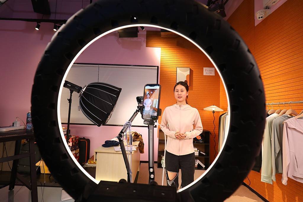 中小电商加速“撤离”杭州九堡<strong></p>
<p>保龄宝股票</strong>，有园区空置率逼近40%