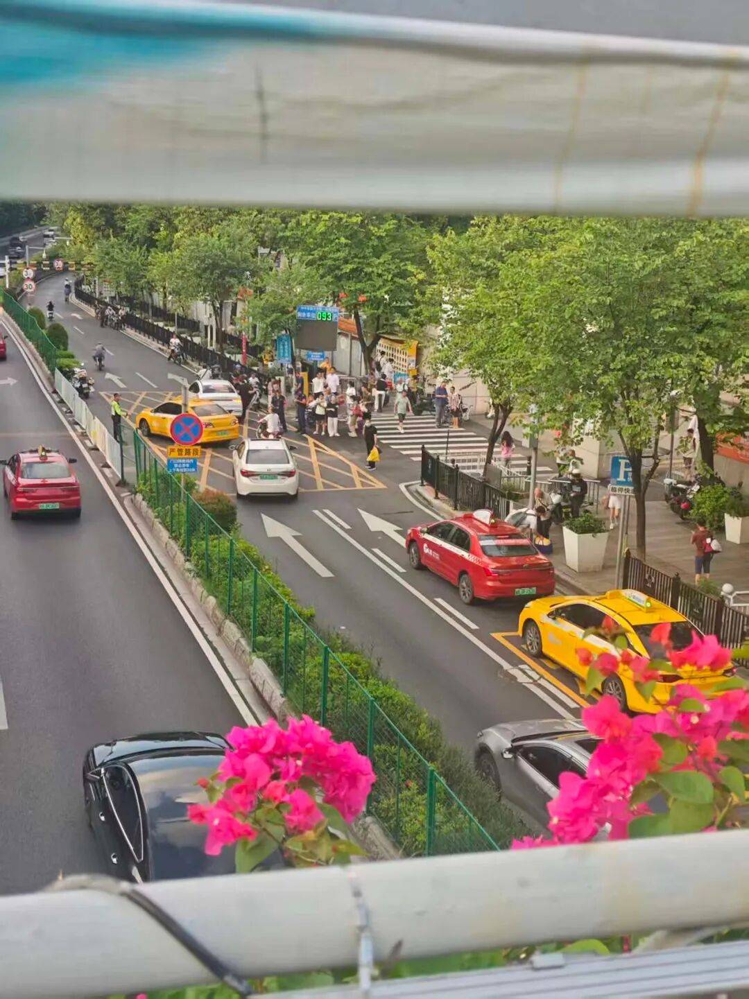 广州一医院发生伤医事件<strong></p>
<p>海峡股份股票</strong>，参与抢救医生发声：他受伤很重，行凶者已被抓捕