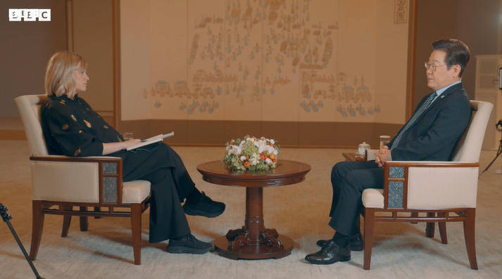 韩国总统李在明声称：看到中俄朝走近<strong></p>
<p>海峡股份股票</strong>，我们很难做