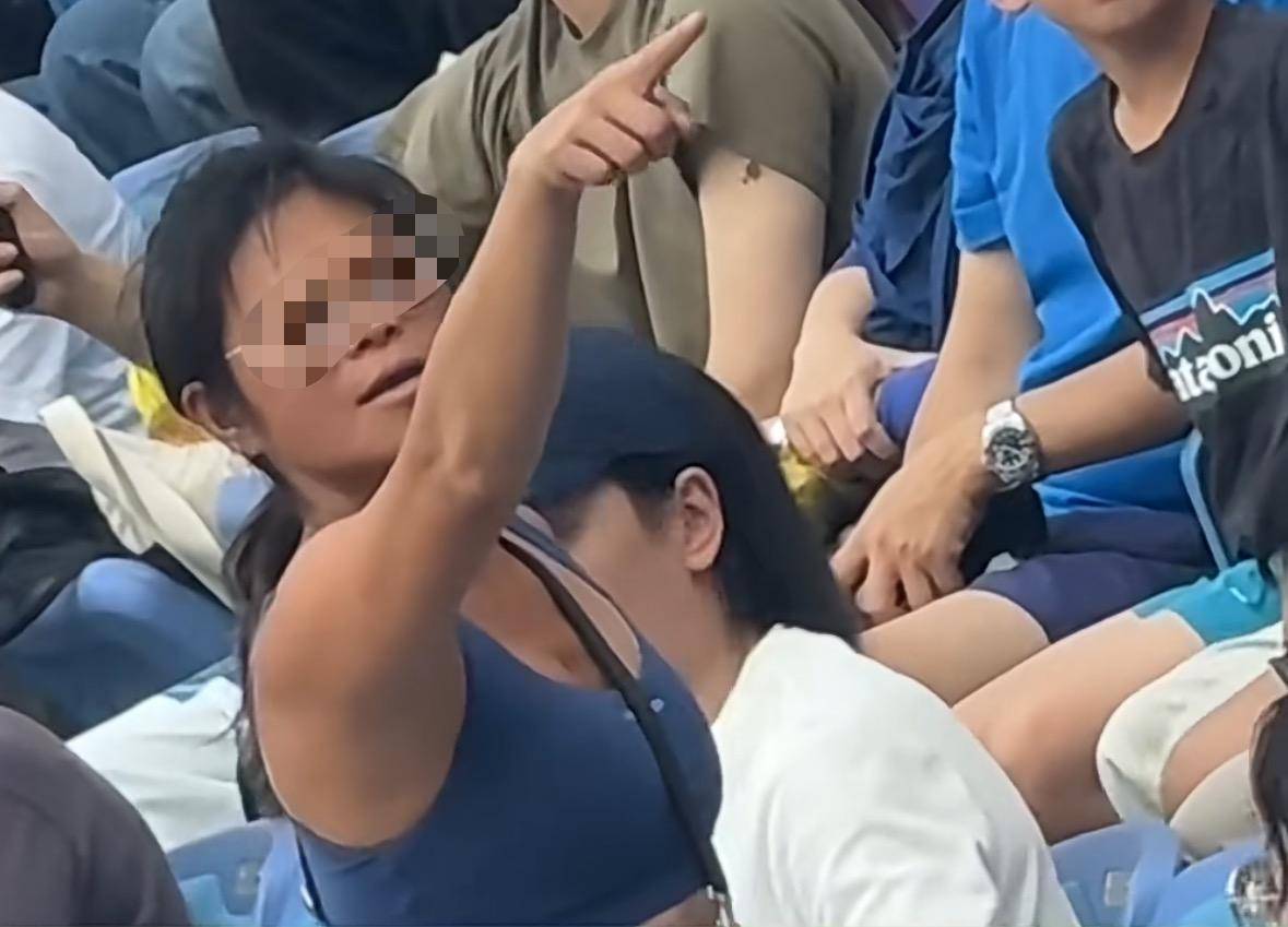 女子酒后观看上海大师赛多次尖叫被抬走处罚<strong></p>
<p>博通集成股票</strong>!主办方发提醒