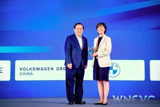 硬核创新比肩华为<strong></p>
<p>博通集成股票</strong>,Momenta首度荣膺WNEVC 2025全球新能源创新技术
