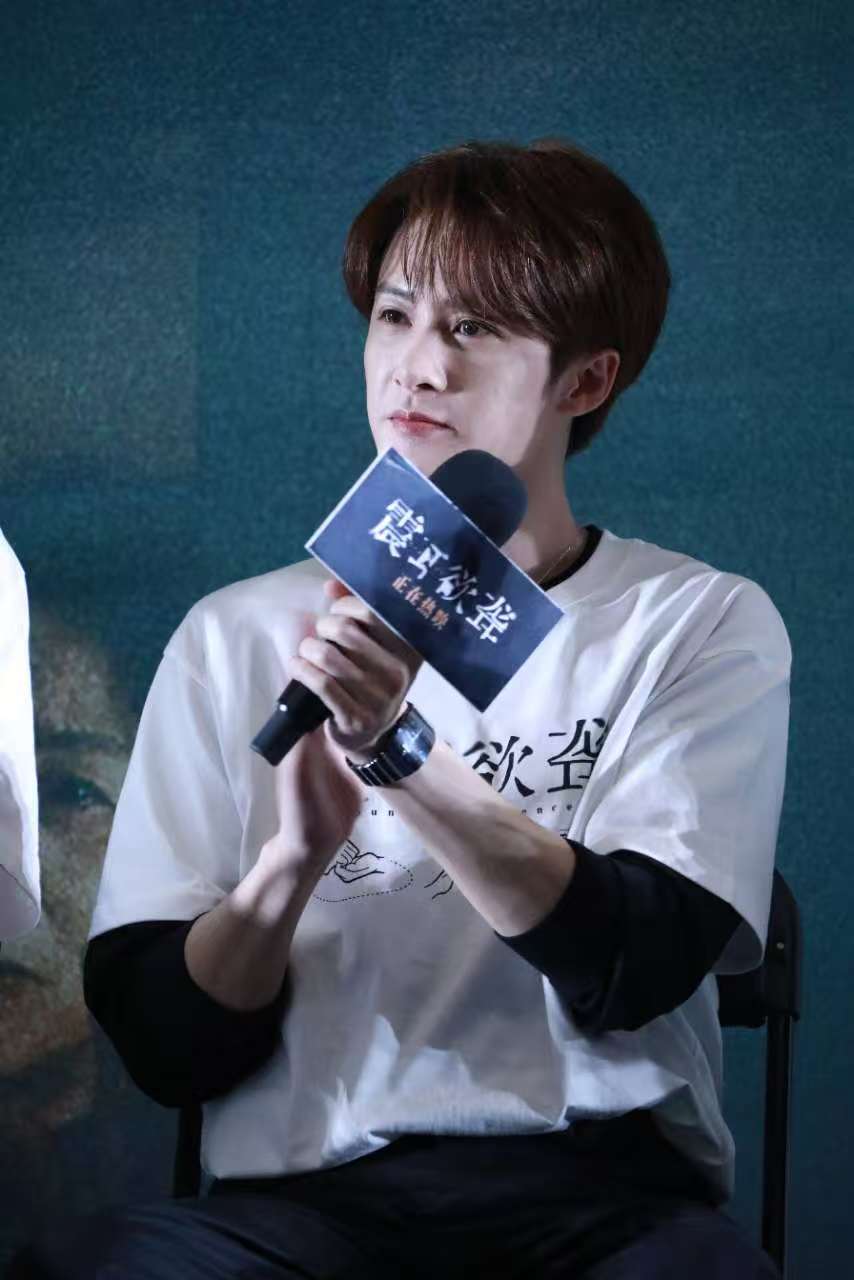 黄晓明大赞檀健次:他能有今天全靠演技努力和人品<strong></p>
<p>通源石油股票</strong>,期待早日拿影帝