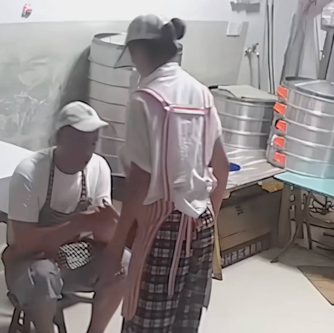 妻子抄起20斤油桶砸老公<strong></p>
<p>罗平锌电股票</strong>,“晚10秒,后果不堪设想……”