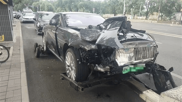 陈震谈劳斯莱斯车祸后续:对方为网约车<strong></p>
<p>罗平锌电股票</strong>,已联系到伤者家属,会全力支付应该负担的赔偿