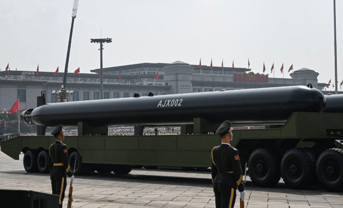 中国超大型无人潜航器亮相<strong></p>
<p>国旅联合股票</strong>,长达42米,携6至8枚鱼雷,规模在同类装备实属罕见!