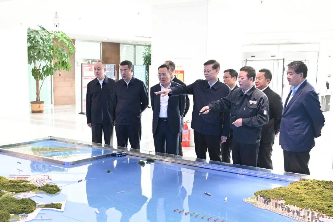 新任辽宁省委书记许昆林<strong></p>
<p>金运激光股票</strong>，到大连调研
