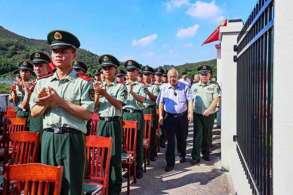 70年前<strong></p>
<p>金运激光股票</strong>,钱学森经罗湖口岸归国!武警广东总队深圳第二支队开展纪念活动