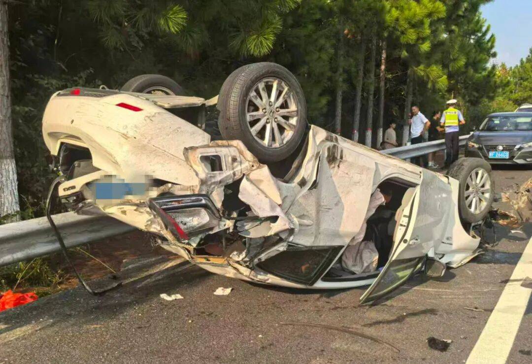 “我撒谎天打雷劈!”男子高速突然强行变道致翻车<strong></p>
<p>鲁信创投股票</strong>,反诬赖对方