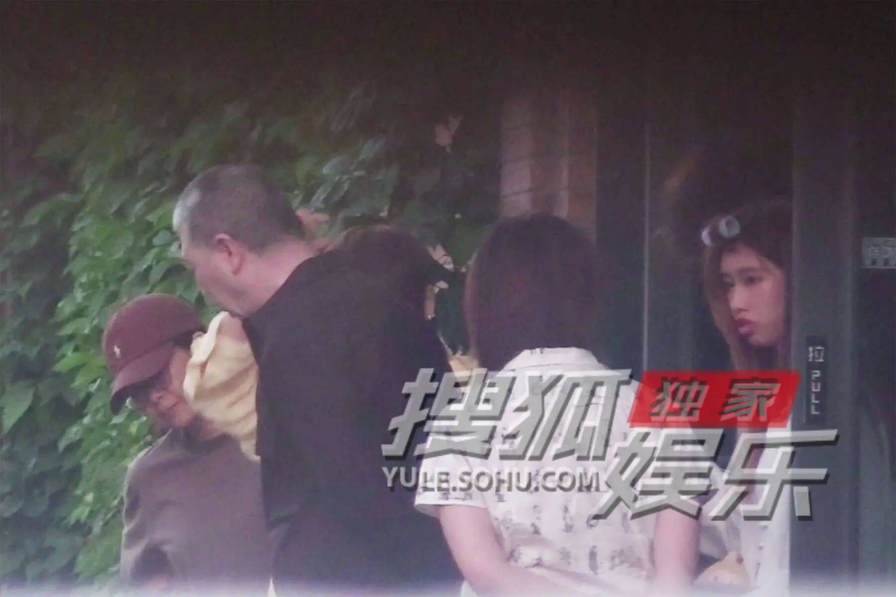 考古|冯小刚带女儿去陈思诚工作室!开个人账号还读影视专业<strong></p>
<p>鲁信创投股票</strong>,她也要“女承父业”吗?