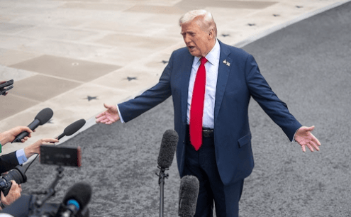 美国联邦政府停摆<strong></p>
<p>鲁信创投股票</strong>,国内经济遭遇重创?白宫威胁要大裁员,外媒:目的是逼迫民主党妥协