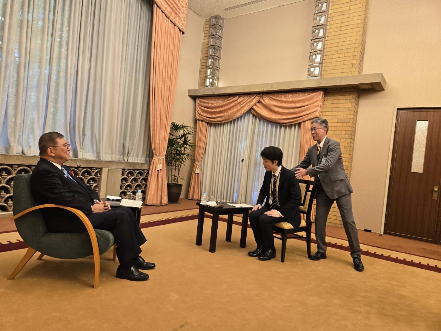 有无可能“二进宫”再当首相<strong></p>
<p>农业银行股票代码</strong>?石破茂回应