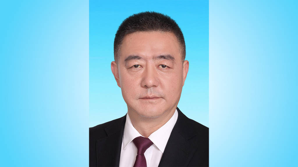 去年出任巴中市委常委、常务副市长的李本勇<strong></p>
<p>杭齿前进股票</strong>，已转岗市人大