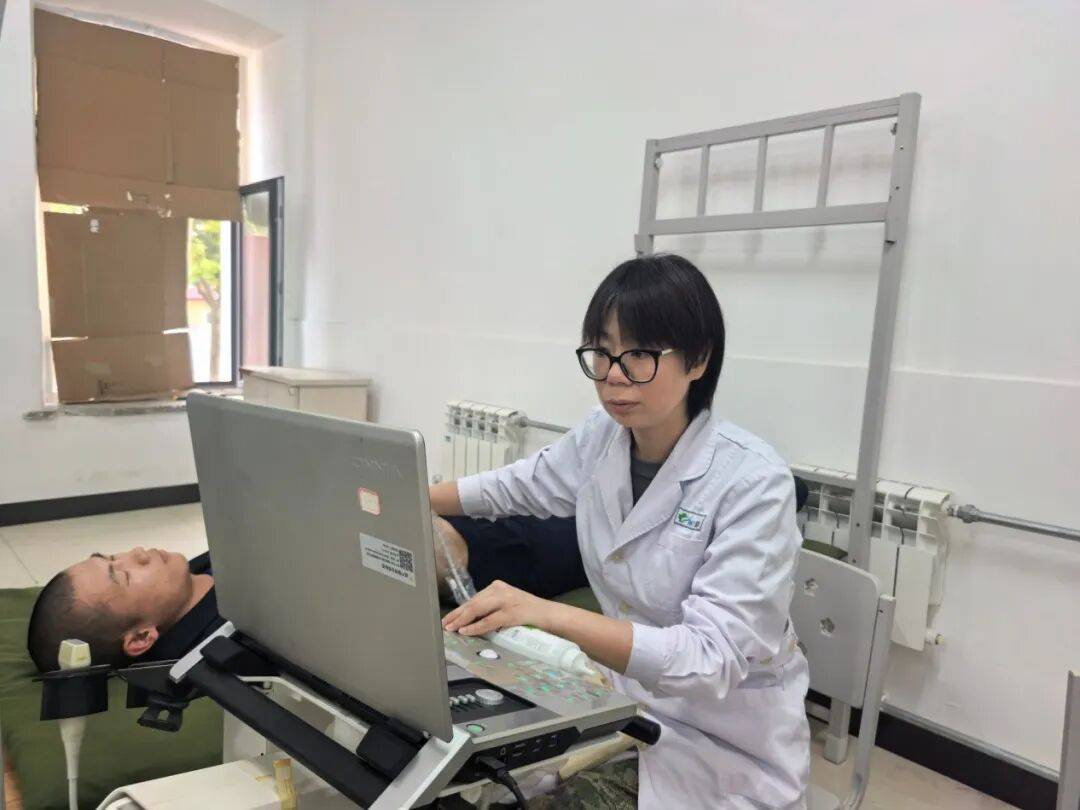 白衣为甲<strong></p>
<p>杭齿前进股票</strong>,守护戎装!第九六七医院温情服务新兵“入营第一关”